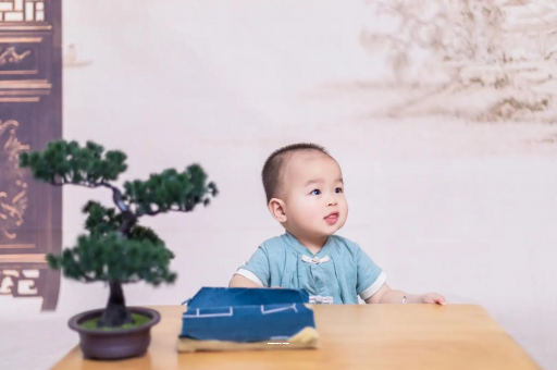 东方宝宝喊肚子疼怎么回事
