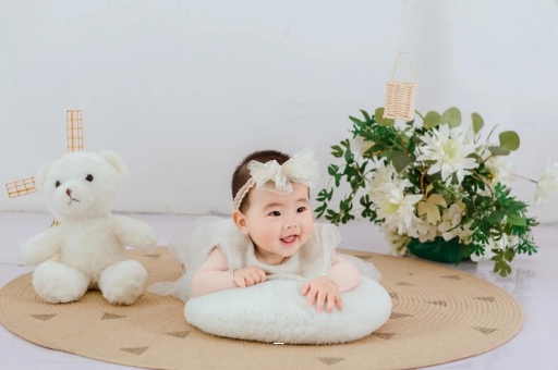 东方四个月的孕妇肚子疼